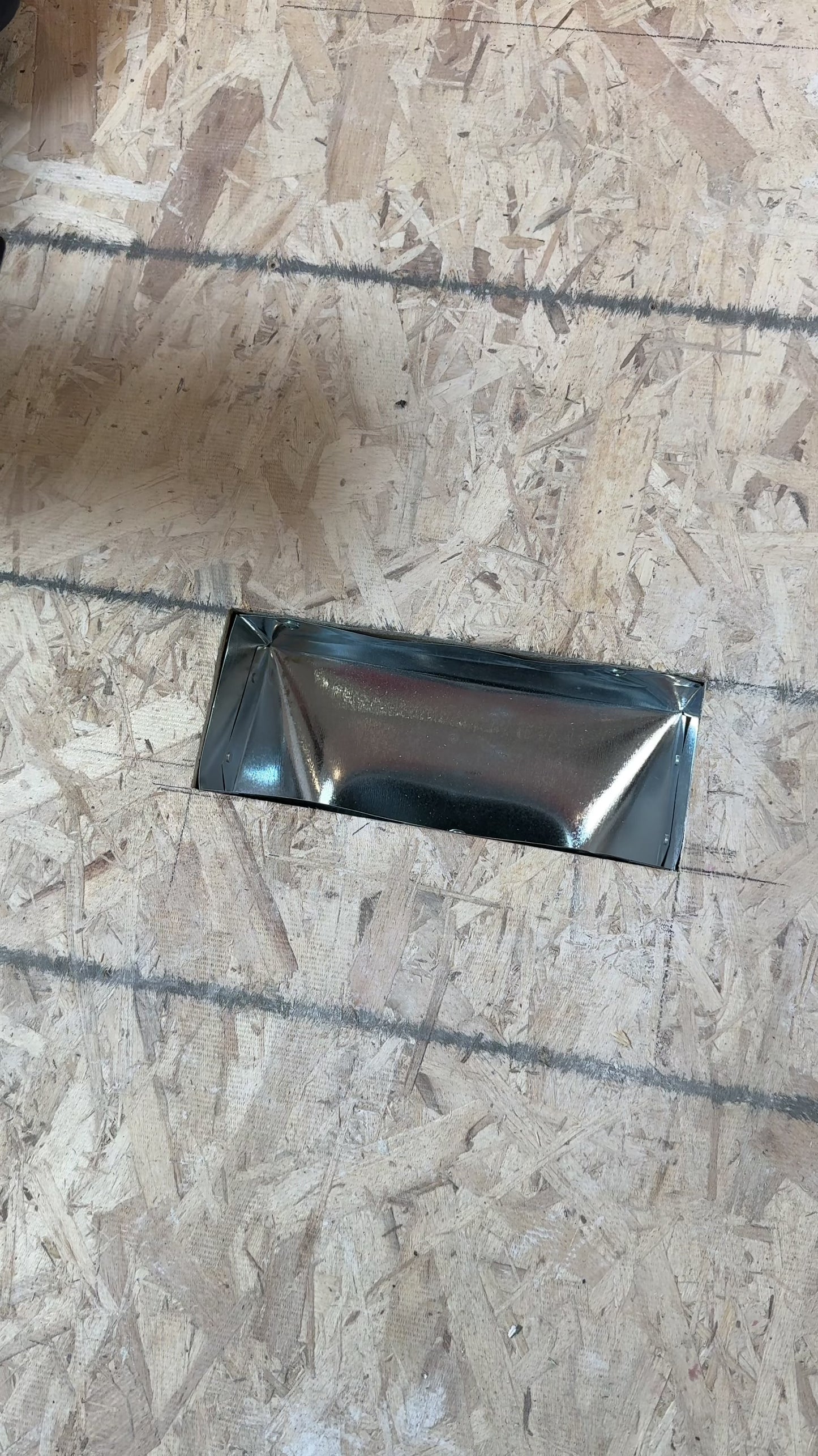 
                  
                    Load and play video in Gallery viewer, DAVENTE Black Flush Undermount Floor Vent - 4” x 10” Duct Opening (Bundle)
                  
                